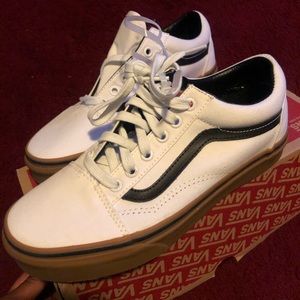 Vans Old Skool (7.5W/6M) B&W Gum Sole NWT